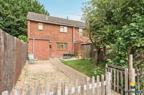 Wildfield Close, Wood Street Village, Guildford, Surrey, GU3