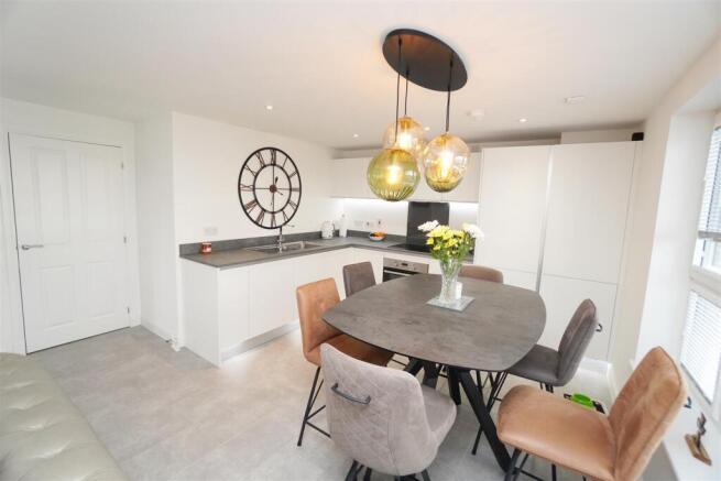 kitchen-dining1.jpg