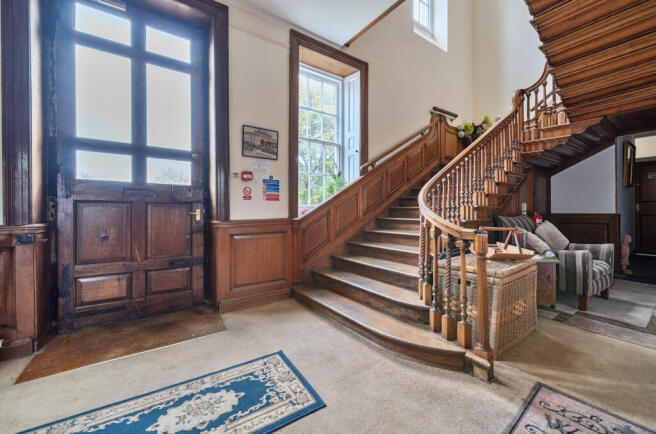 COMMUNAL ENTRANCE