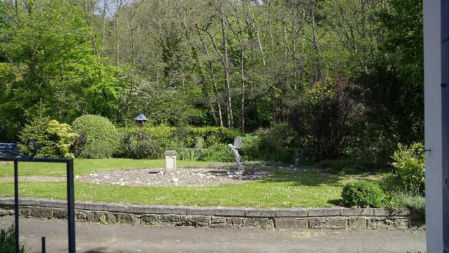 Felin - garden 1.jpg