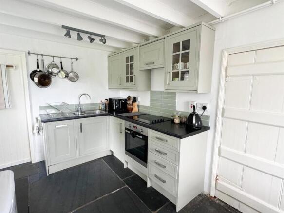 KITCHEN/ DINING ROOM