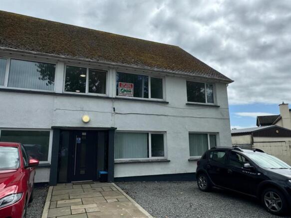 Lon Hendre Exterior.JPG