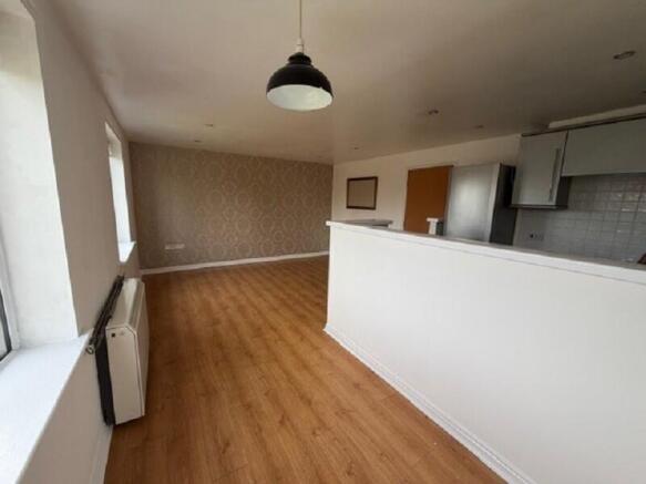 Kitchen / Dining Area