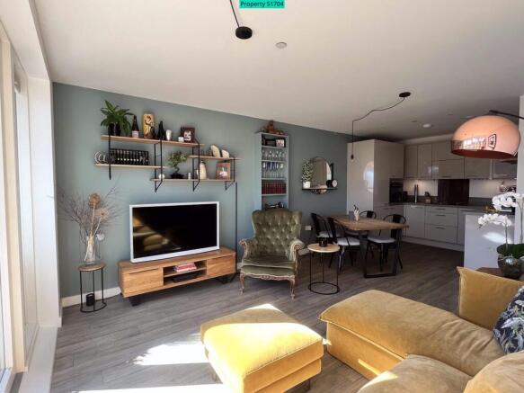 Spacious lounge/dining/kitchen
