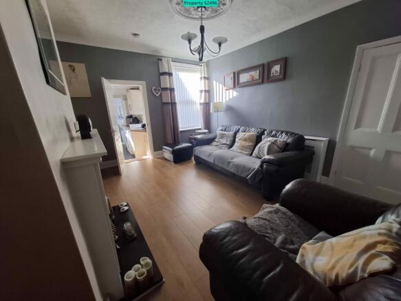 Living Room  15'8 x 12'11