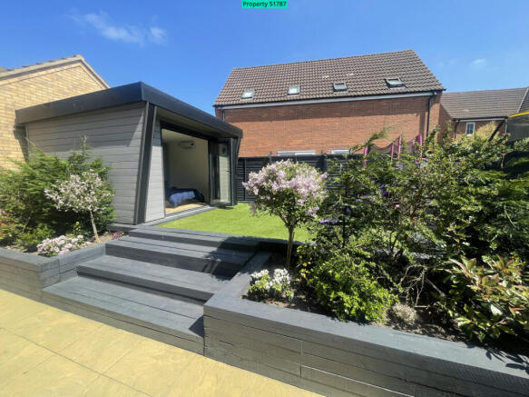 Garden Bedroom / Office