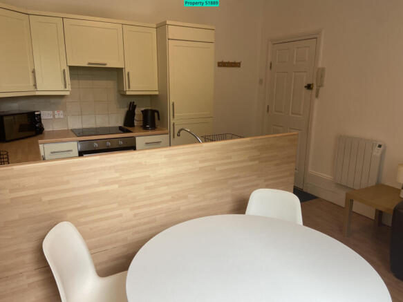 Kitchen & Dinning area