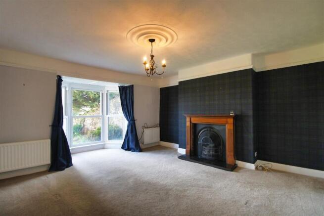 Living Room.jpg