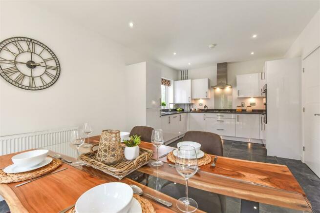 Kitchen & Dining Area