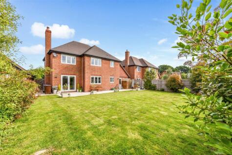Summer Close, Aldingbourne