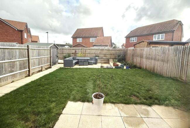 Roemead Drive - Garden.jpg