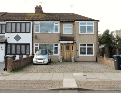Albany Park Avenue, Enfield, Middlesex, EN3