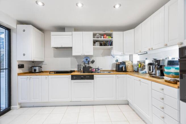 kitchen photo 1 sheepway court