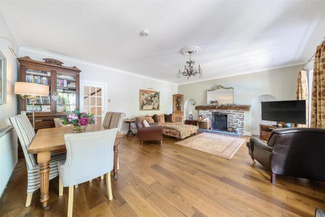 Sitting/Dining room
