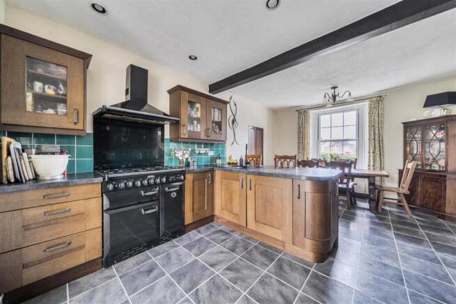 Kitchen/Dining room