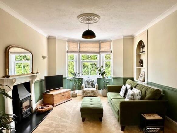 Lounge/ Dining Room