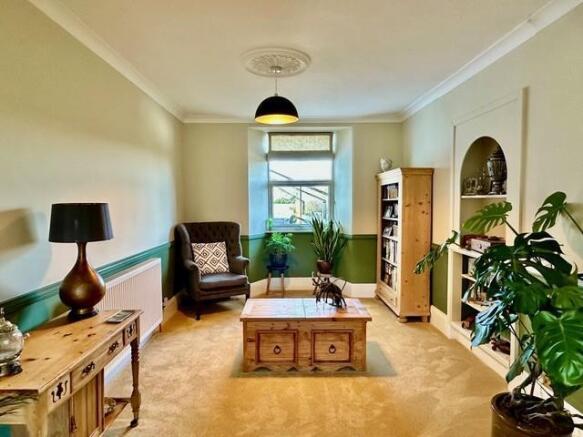 Lounge/ Dining Room