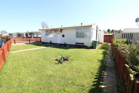 Main Road, Humberston Fitties, Humberston, Grimsby, N.E. Lincs, DN36 4HA