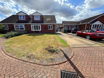 Old Farm Court, Waltham, Grimsby, N.E. Lincs, DN37 0XY