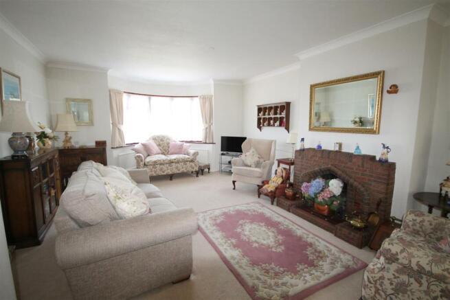 SD Living Room i.JPG