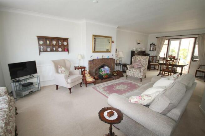SD Living Room iv.JPG