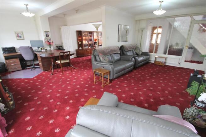 PC Lounge ii.JPG