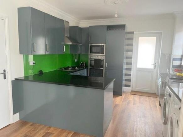KITCHEN NEW.jpg