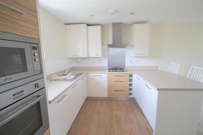 Kitchen 4.JPG