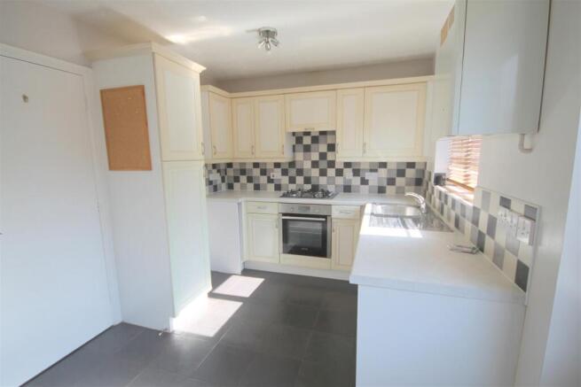 Kitchen 2.JPG