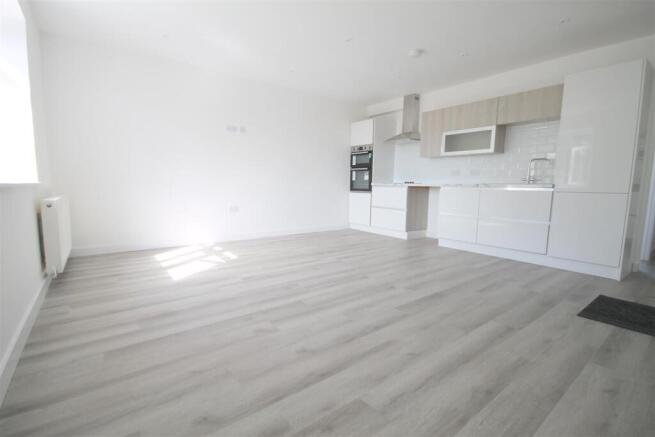 Flat 4 - Kitchen 2.JPG