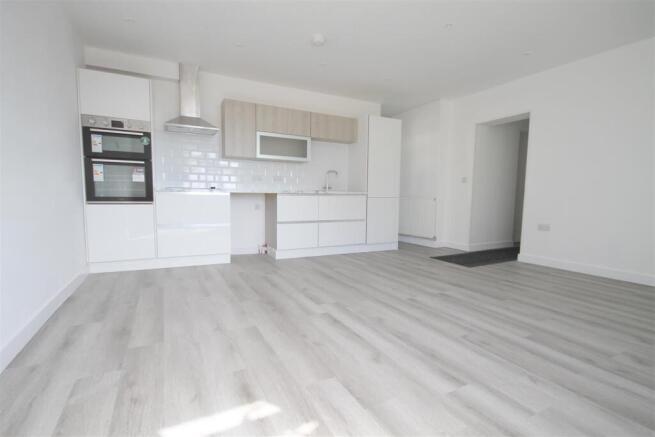 Flat 4 - kitchen 1.JPG