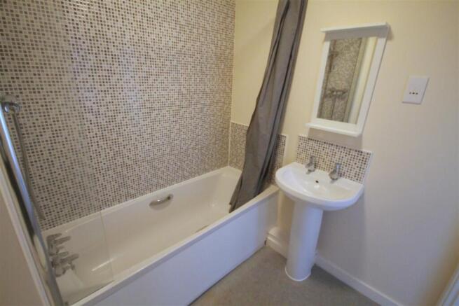 RC Bathroom i.JPG