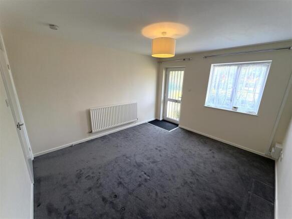Living room 2.JPG
