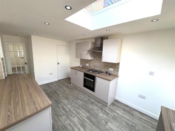Kitchen 1.JPG