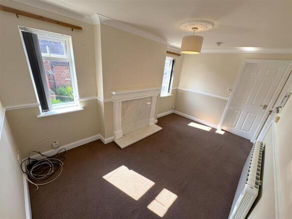 Living room 2.JPG