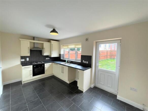 Kitchen 1.jpg
