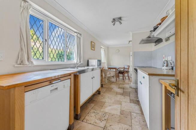 Kitchen 1.jpg