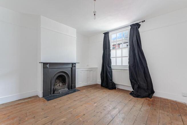 SITTING ROOM.jpg