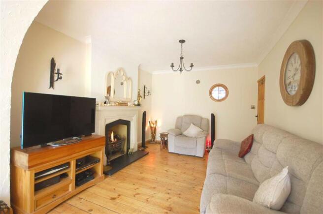 5 Bedroom Detached House For Sale In Courtfield Gardens Ruislip Ha4