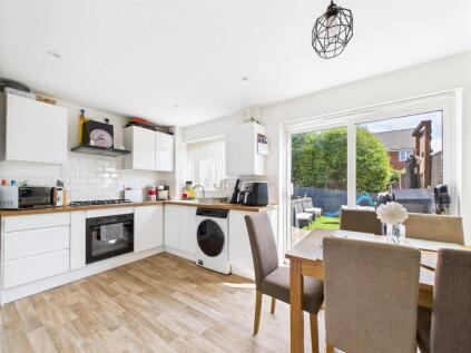 Sunflower Close, Shirebrook, Mansfield, Derbyshire, NG20