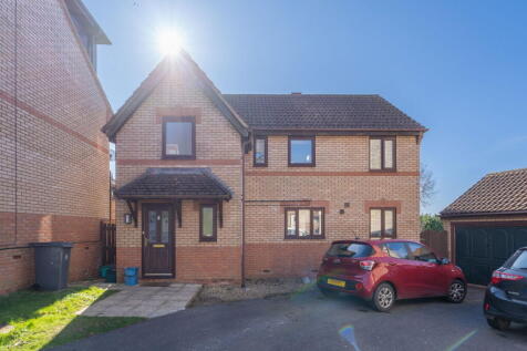 Cheriswood Avenue, Exmouth, EX8 4HG