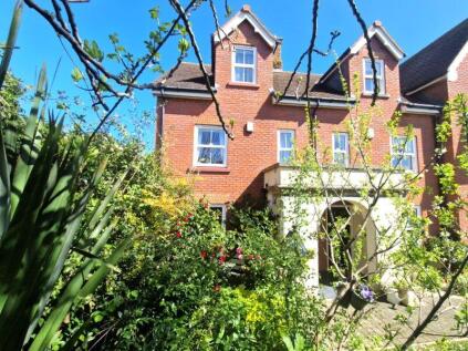 Cyprus Gardens, Exmouth, EX8 2DP