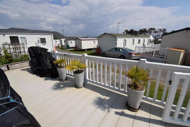 Decking (2).JPG