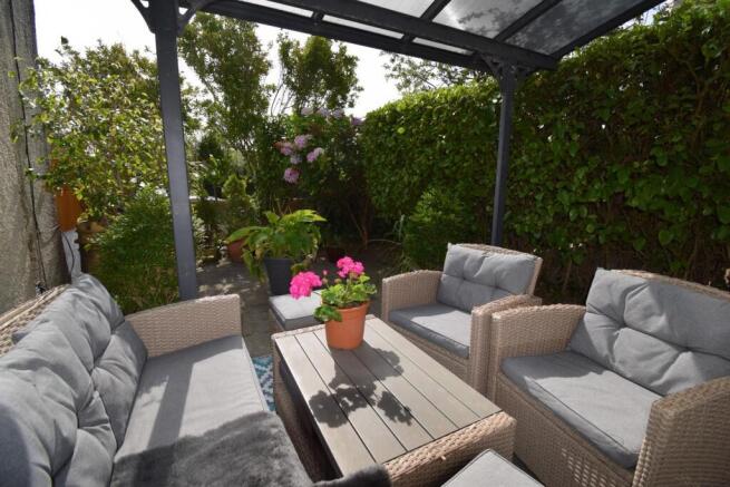 Covered Patio (2).JPG