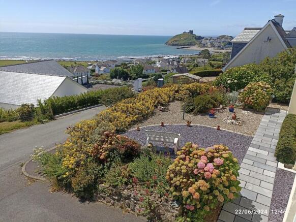 Front Garden with Castle Views.jpg