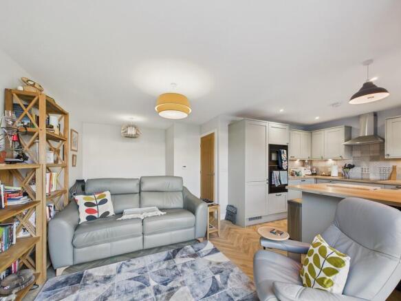 CAM04092G0-PR0095...