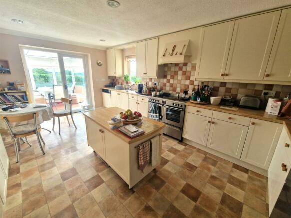 Kitchen/Breakfast Room