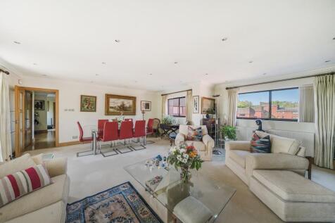 Spencer Close, Finchley Central, N3