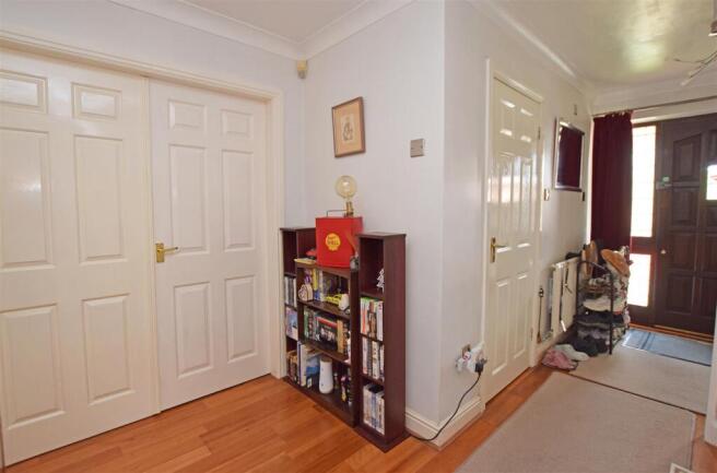 Hallway V2.JPG