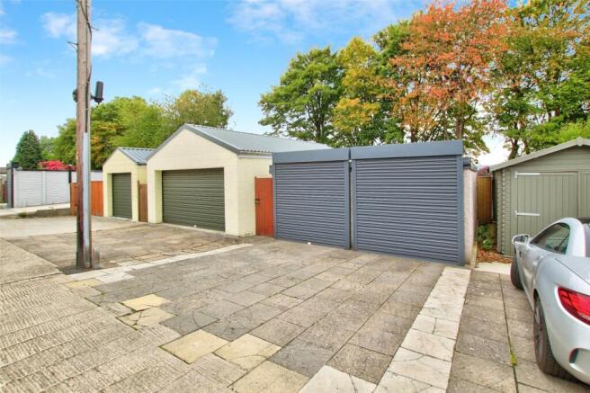 Double Garage & Park